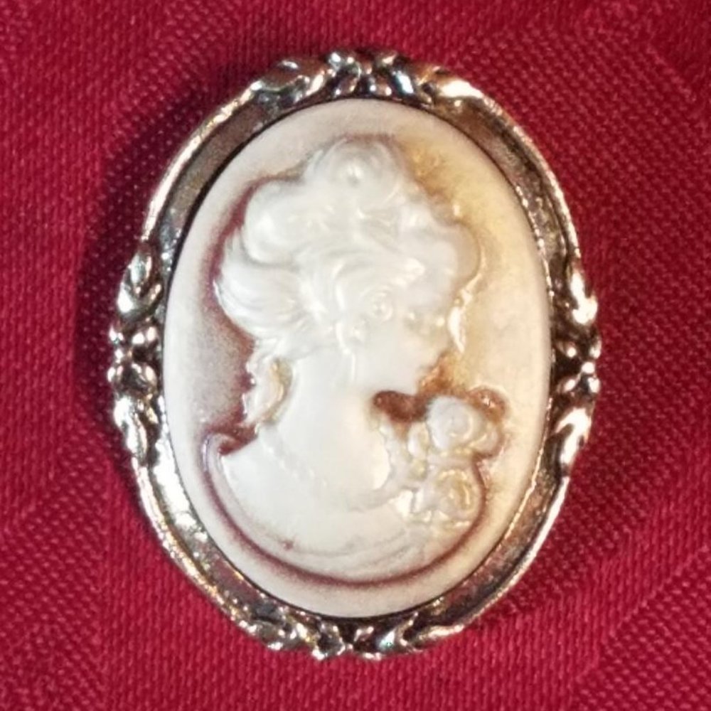 Vintage Style Brooch, Bronze Tone